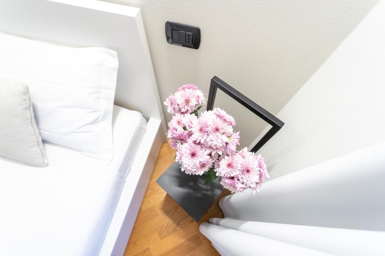 White Flat In Como City Center By Rent All 코모 외부 사진